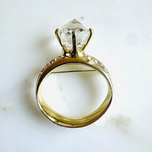 AJC - Vintage Oversized Crystal Diamond Ring Brooch Statement Gold Tone
